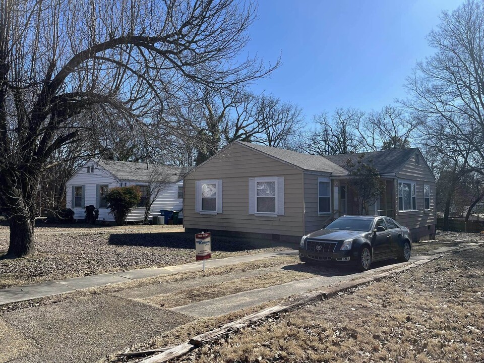 210 E B Ave in North Little Rock, AR - Building Photo