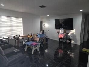 1474 N Mangonia Cir in West Palm Beach, FL - Building Photo - Building Photo