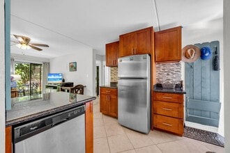 3676 Lower Honoapiilani Rd in Lahaina, HI - Building Photo - Building Photo