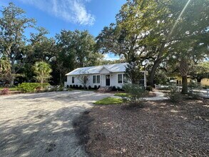 209 Bluffton Rd in Bluffton, SC - Building Photo - Building Photo