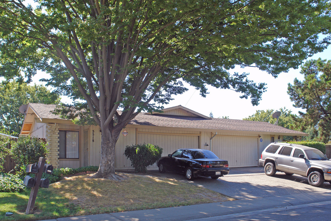 Madison Woods Duplexes in Sacramento, CA - Building Photo