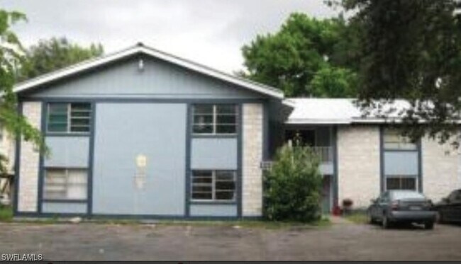 2325 Crawford St in Ft. Myers, FL - Building Photo - Building Photo
