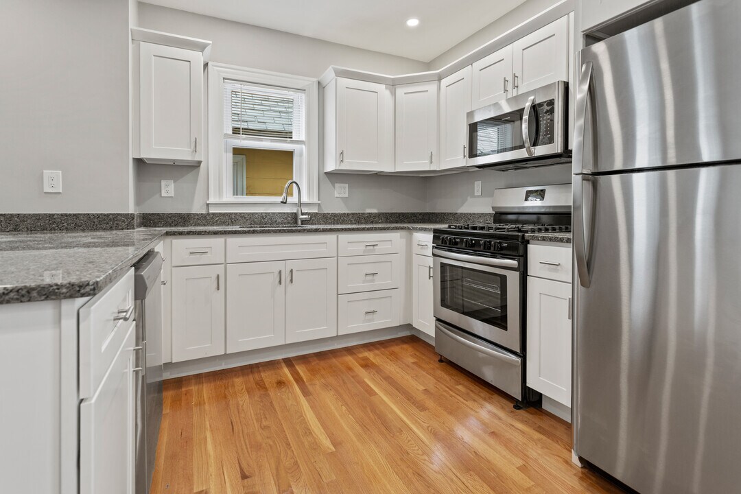 16 Clifton St, Unit 1 in Boston, MA - Building Photo