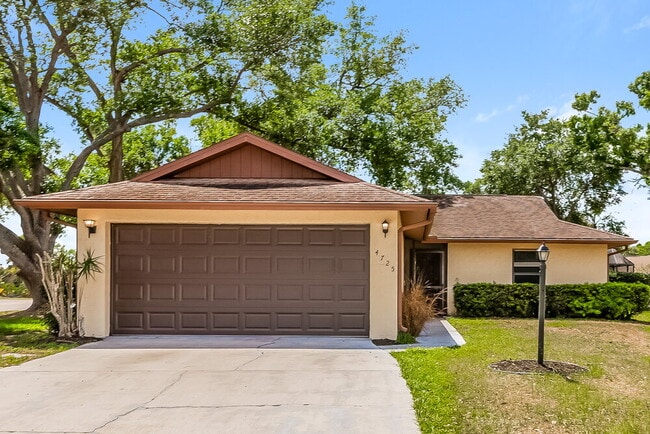 property at 4725 Country Oaks Blvd