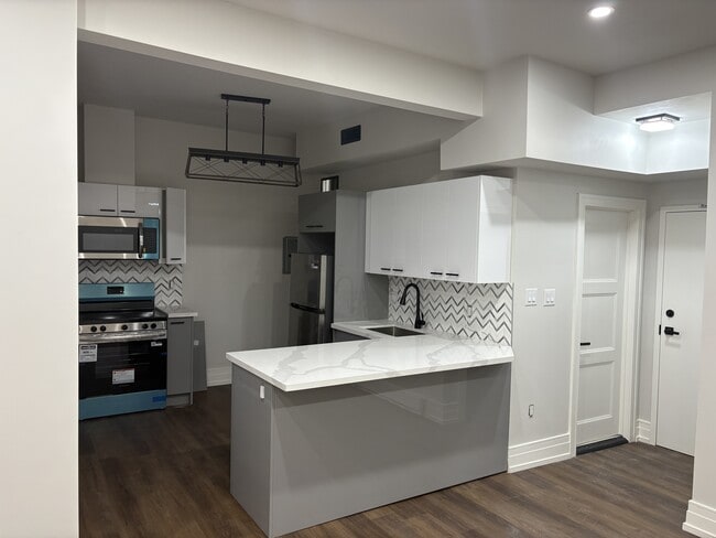 property at 52-52 Charlton Ave W