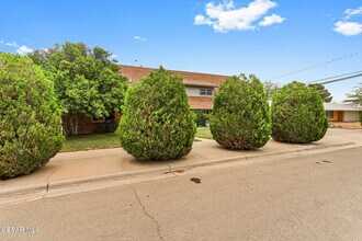 9904 Monaco Dr in El Paso, TX - Building Photo - Building Photo