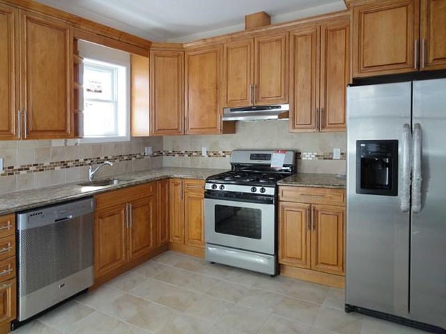 property at 1576 Anderson Ave