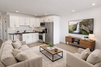 2217 Reed St in Philadelphia, PA - Building Photo - Building Photo