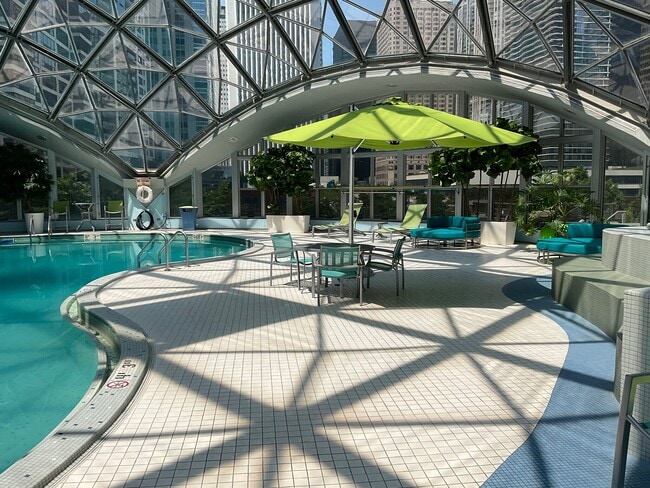 400 E Randolph St, Unit 1616 in Chicago, IL - Foto de edificio - Building Photo