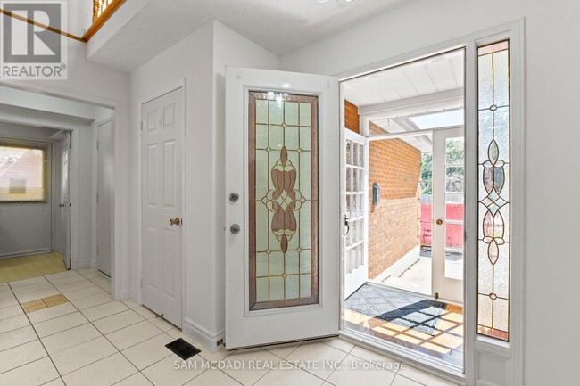 459 Glenashton Dr in Oakville, ON - Building Photo - Building Photo