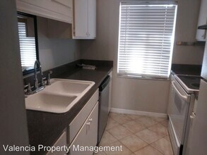 5502 LOBLOLLY Ct-Unit -Unit C in Tampa, FL - Building Photo - Building Photo