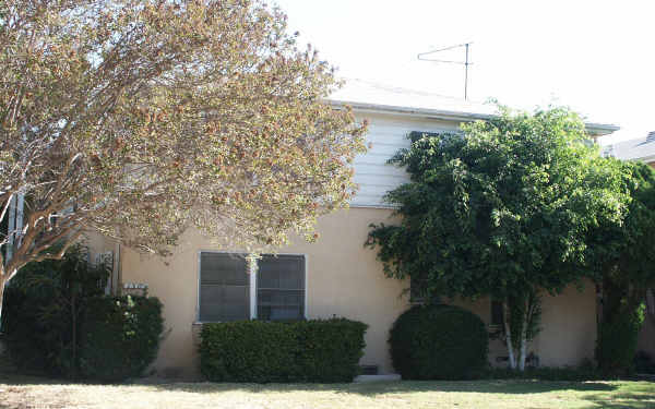 130-134 N Lamer St in Burbank, CA - Building Photo - Building Photo