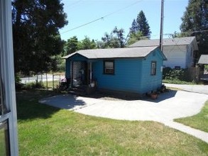 543 NW C St in Grants Pass, OR - Building Photo - Building Photo