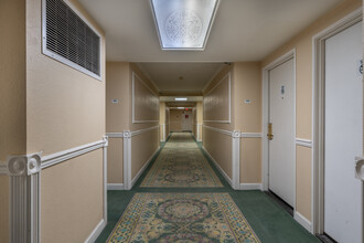 Siegel Suites Virginian in Reno, NV - Building Photo - Interior Photo