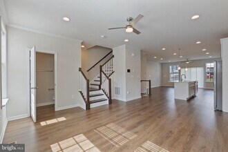 1006 Highpoint Trl in Laurel, MD - Building Photo - Building Photo