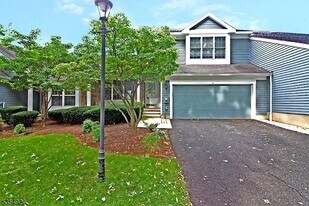 3 Knollcrest Rd in Bedminster, NJ - Building Photo