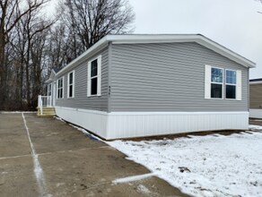 9361 Starboard Dr in Fair Haven, MI - Building Photo - Building Photo