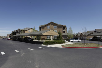 West Park Village in Greeley, CO - Foto de edificio - Building Photo