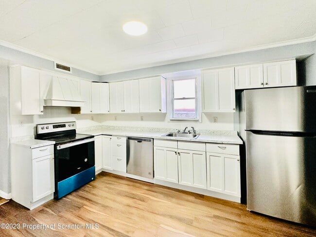 property at 7 Plum Pl