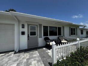 108 SW 9th St in Boynton Beach, FL - Foto de edificio - Building Photo