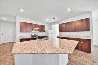 813 Indigo Wy in Seguin, TX - Building Photo - Building Photo