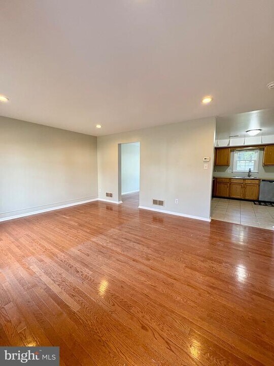 106 Sunset Way in Harleysville, PA - Building Photo