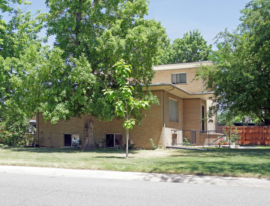 1480 S Clermont St in Denver, CO - Building Photo