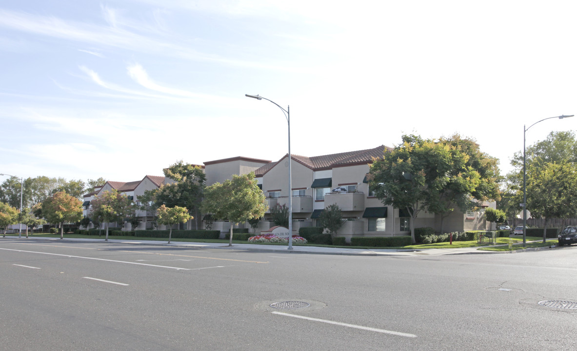 Plaza Del Sol Senior Apartment in San Jose, CA - Building Photo