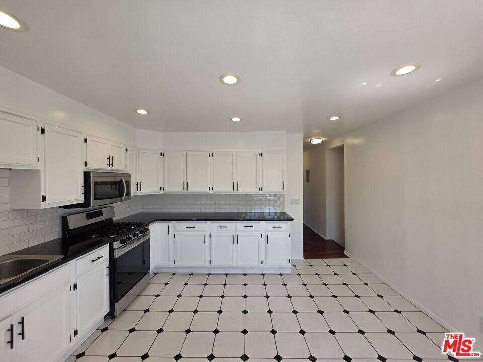 4822 Mascot St in Los Angeles, CA - Building Photo