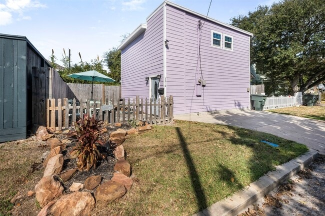 property at 3218 Ave Q 1/2