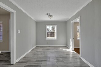 1013 Twin Oaks St in Houston, TX - Building Photo - Building Photo