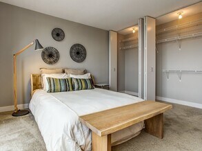 2551 N Clark St in Chicago, IL - Building Photo - Building Photo