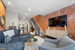 1717 S 13th St in Philadelphia, PA - Building Photo