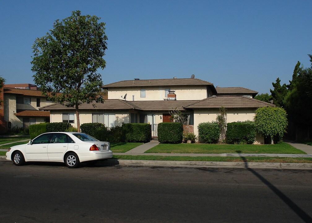 628 S Fashion Park St in Orange, CA - Building Photo