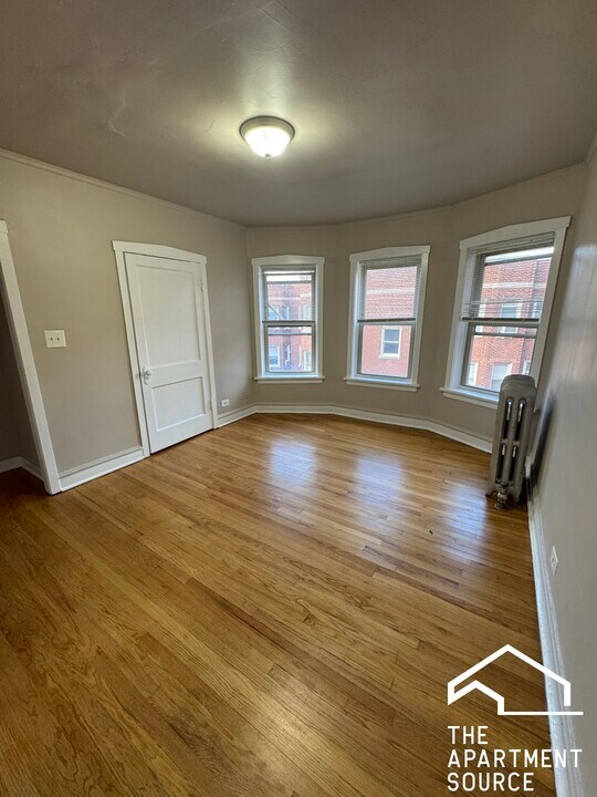 4031 W Melrose St in Chicago, IL - Foto de edificio