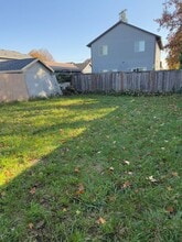 1011 SE Locust St in Dundee, OR - Building Photo - Building Photo