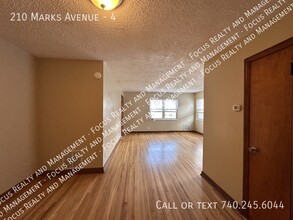 210 Marks Ave in Lancaster, OH - Building Photo - Building Photo