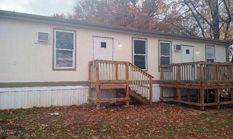 777 E Yerby St in Marshall, MO - Foto de edificio