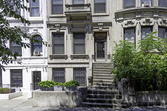 296 Convent Ave in New York, NY - Building Photo - Building Photo