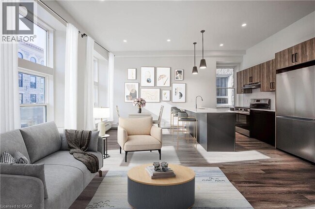 28 Main St in Cambridge, ON - Building Photo - Building Photo