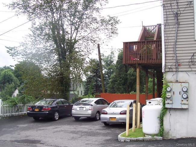 1036 NJ-17 in Tuxedo, NY - Building Photo - Building Photo