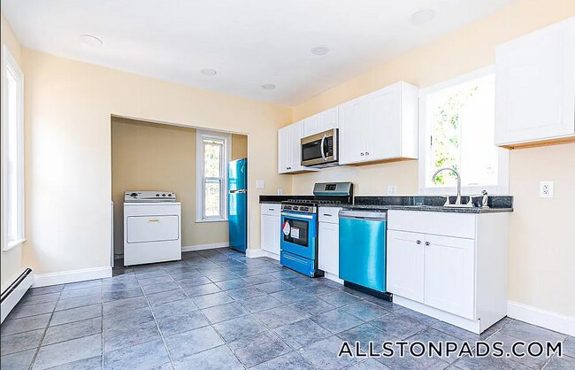 36 Pratt St in Boston, MA - Building Photo - Building Photo