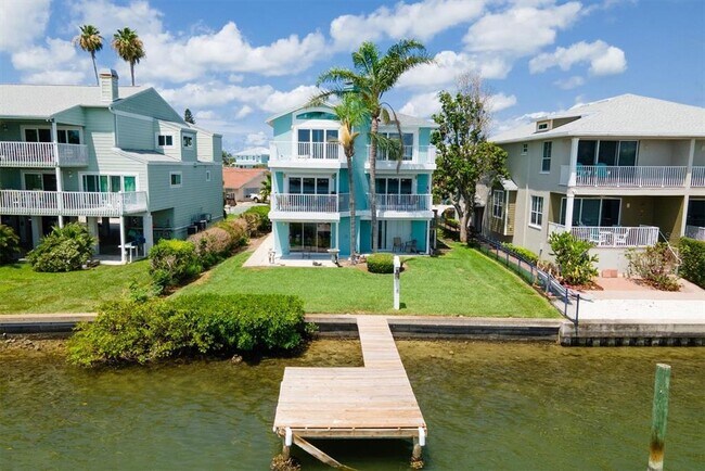 2507 Bay Blvd in Indian Rocks Beach, FL - Building Photo - Building Photo