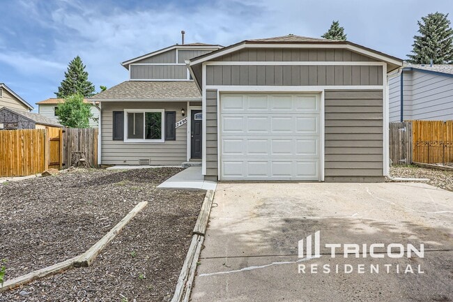 17496 E Temple Dr in Aurora, CO - Building Photo - Building Photo