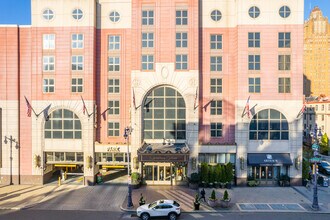 Symphony House Condominiums in Philadelphia, PA - Building Photo - Building Photo
