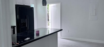 731 46th St in West Palm Beach, FL - Building Photo - Building Photo