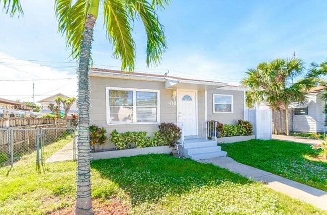 438 Malverne Rd in West Palm Beach, FL - Building Photo - Building Photo