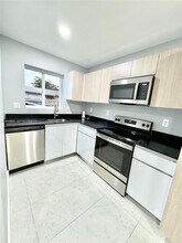 932 NW 2nd St in Fort Lauderdale, FL - Building Photo - Building Photo