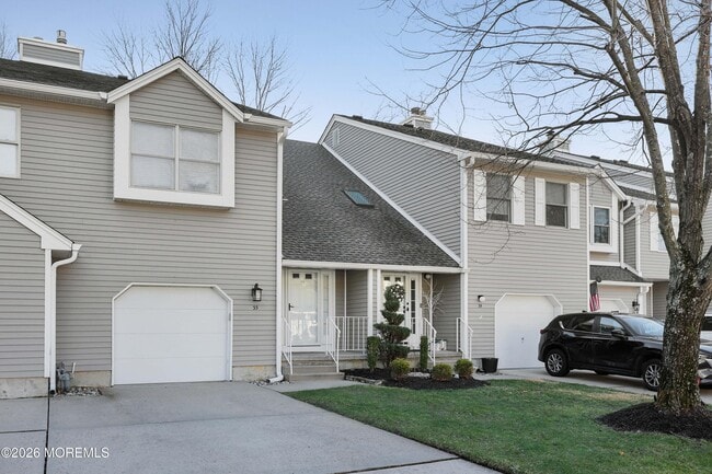 33 Essex Dr in Little Silver, NJ - Building Photo - Building Photo