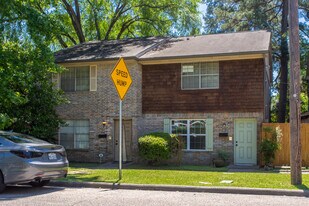 407 W Semands St in Conroe, TX - Building Photo